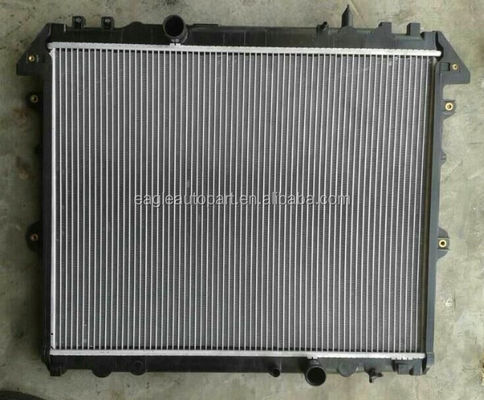 2.5 Radiador del motor D-4D 16400-OL250 para Toyota Hilux Innova Auto