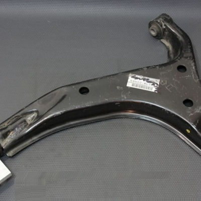 El brazo de control 54500-WL000 54501-WL000 para el Nissan Elgrand 2000-2010 Superior Performance
