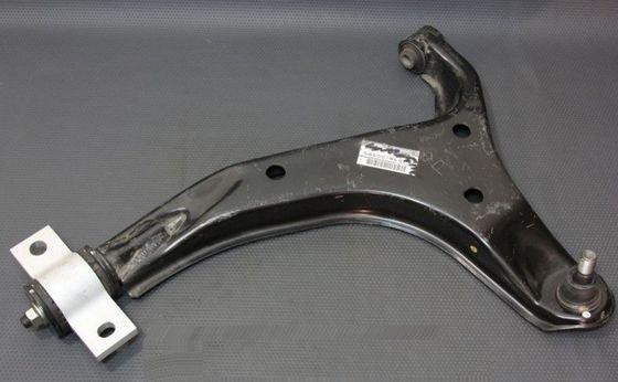 El brazo de control 54500-WL000 54501-WL000 para el Nissan Elgrand 2000-2010 Superior Performance