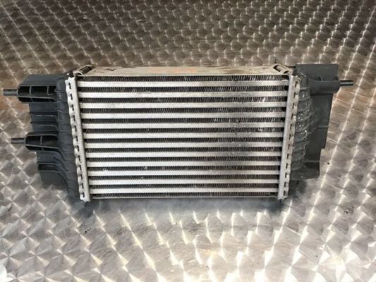 No de referencia 8095055 Inter Cooler Assy para Nissan Juke 1.6L I4 AT TBO 2016 14461-1KB2A