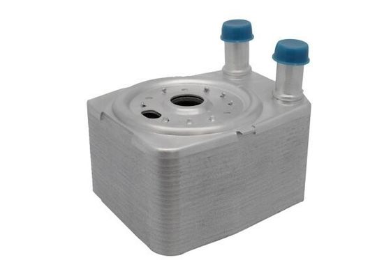 038117021c Refrigerador de aceite del motor Audi Volkswagen Jetta 2010 Intercambiador de calor del radiador automático