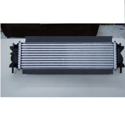 Intercooler para Nissan Navara NP300 Renault Alaska 2.5 dCi 4x4 144614KV1A 2014- Top-