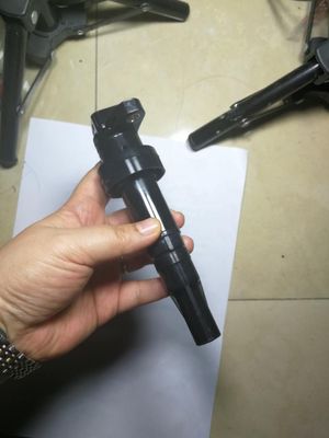 ITEM Car Pencil Dry Ignition Coil 27301-02300 para el estándar Hyundai GETZ OEM