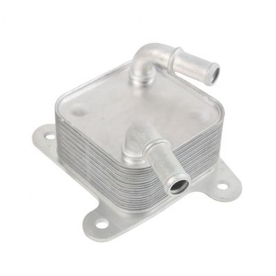 Modelo de automóvil para Mitsubishi L200 Tritons KJ T KK T KL T 2015- Fríador de aceite del motor 1240A100