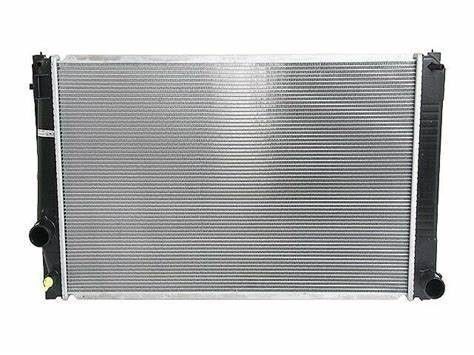 No. OE 16400-28570 Radiador de enfriamiento del motor para el Toyota RAV4 RAV 4 III A3 2006-2012