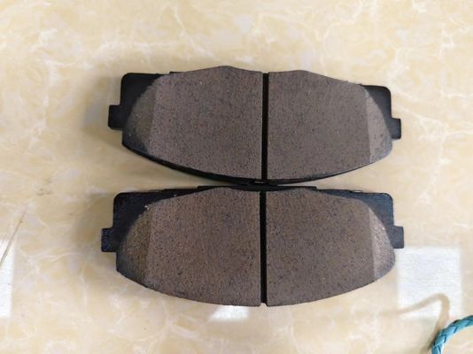 04465-YZZE9 Kit de pastillas de freno de cerámica para Toyota Hiace LH50 LH60 YH50 YH60 LH55 LH56