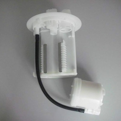 77024-12080 Filtro de combustible para el depósito de Toyota Corolla Axio con papel filtro importado